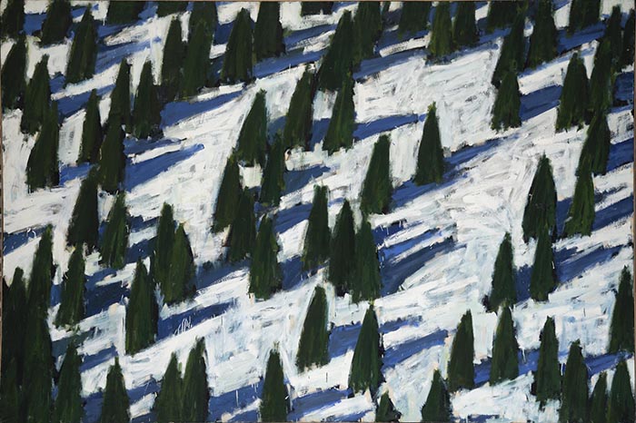 Obraz przedstawiający abstrakcyjny, gęsty las zimą, z licznymi zielonymi, tr&oacute;jkątnymi kształtami 
drzew na białym śniegu z niebieskimi cieniami.