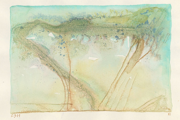 Akwarela w stonowanych barwach, przedstawiająca abstrakcyjny pejzaż. Rozmyte zielenie, brązy,
błękity i ż&oacute;łcie tworzą eteryczny krajobraz z zarysami wzg&oacute;rz lub drzew.